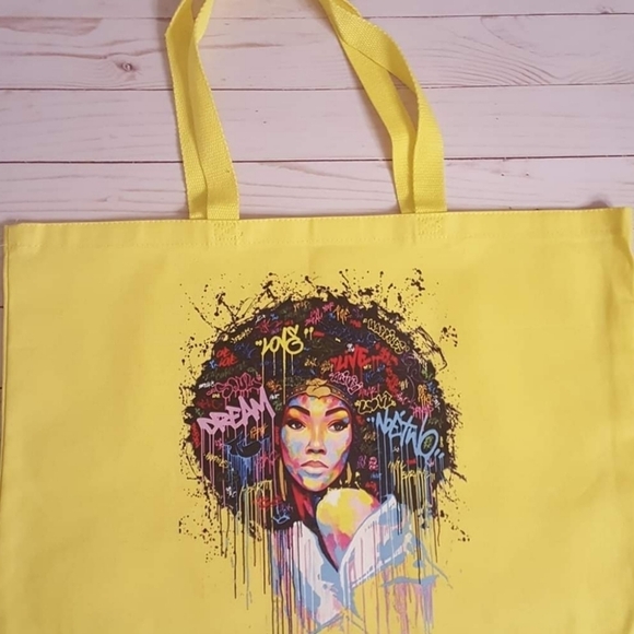 Afrolicious Tee - Picture 2 of 3